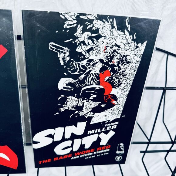 Frank Millers Sin City Lost Lonely & Lethal, Babe Who Wore Red, Silent Night Lot - Picture 2 of 6